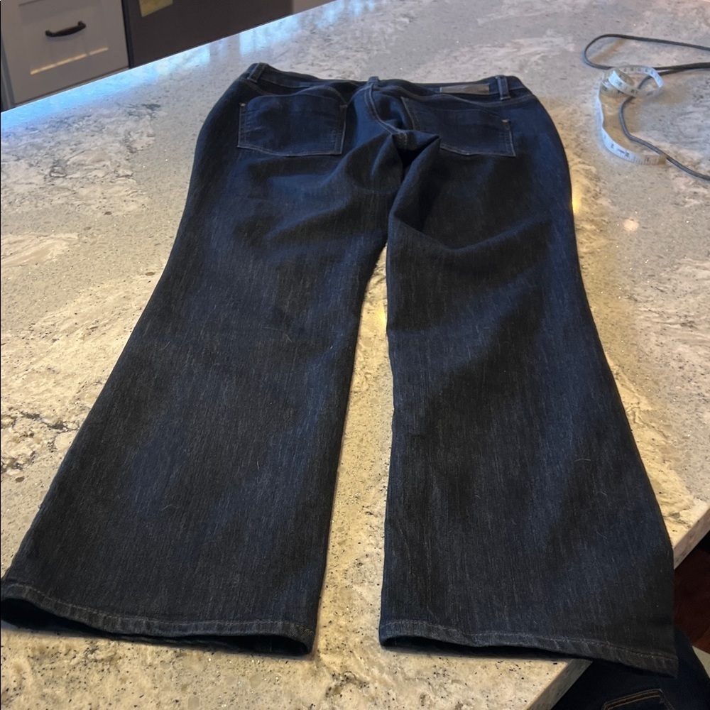 DKNY SoHo Boot Cut Jeans Size 6P - Picture 7 of 8